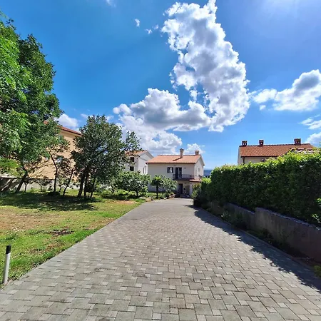 Fruk Apartman *